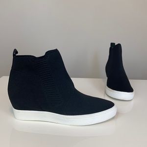 Mia Mandy Knit Black High Top Sneaker Size 9